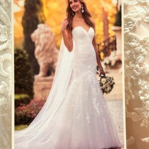 Elegant White Lace Wedding Dress